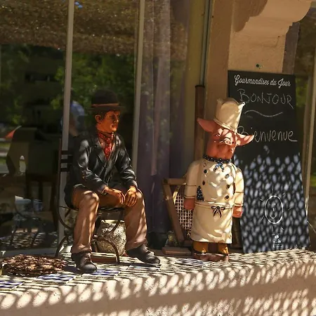Alojamento de Acomodação e Pequeno-almoço Mas La Provence 3*