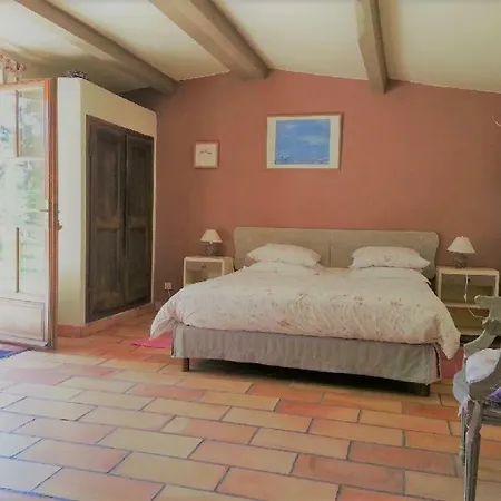 Mas La Provence 3*